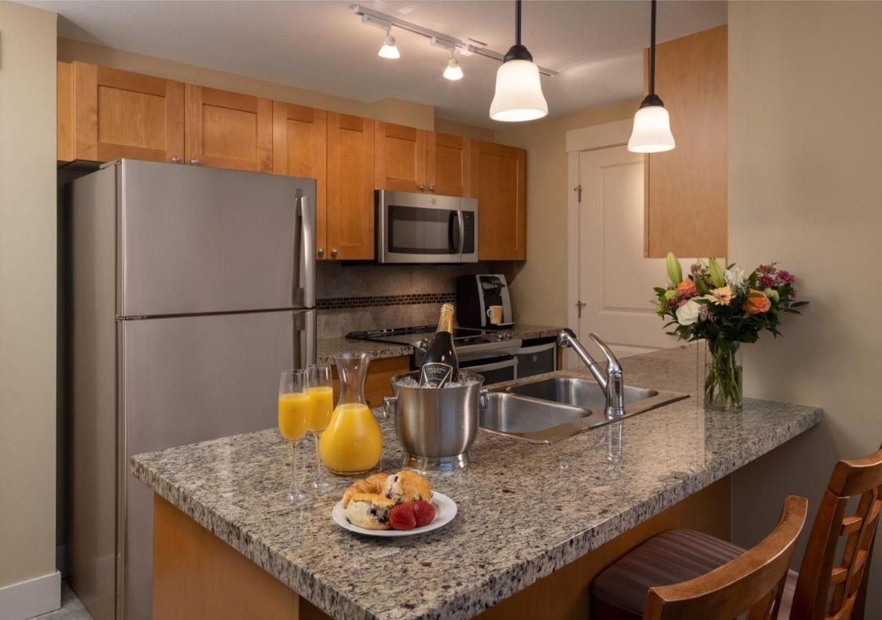 The Cove Lakeside Resort West Kelowna Esterno foto