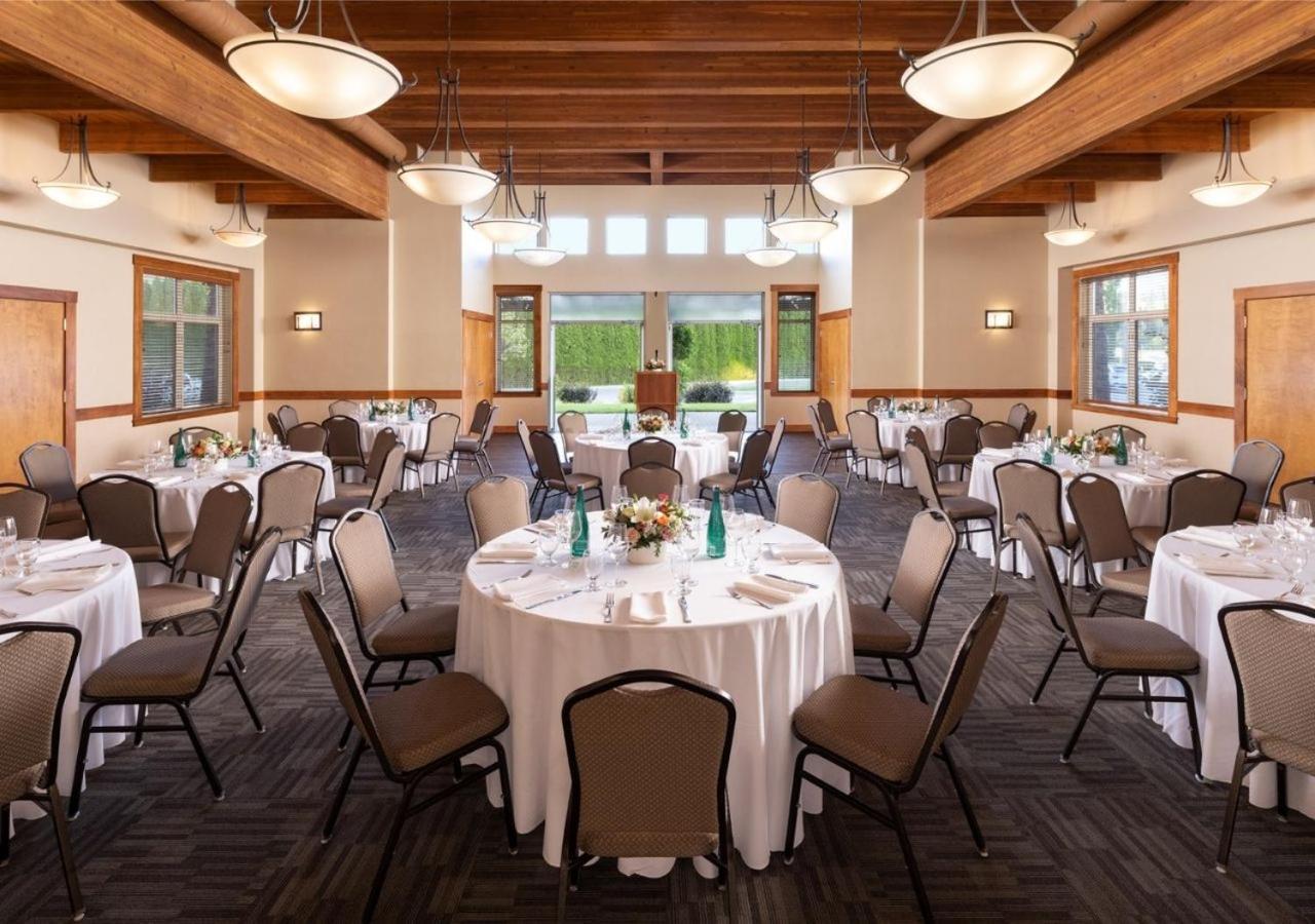 The Cove Lakeside Resort West Kelowna Esterno foto