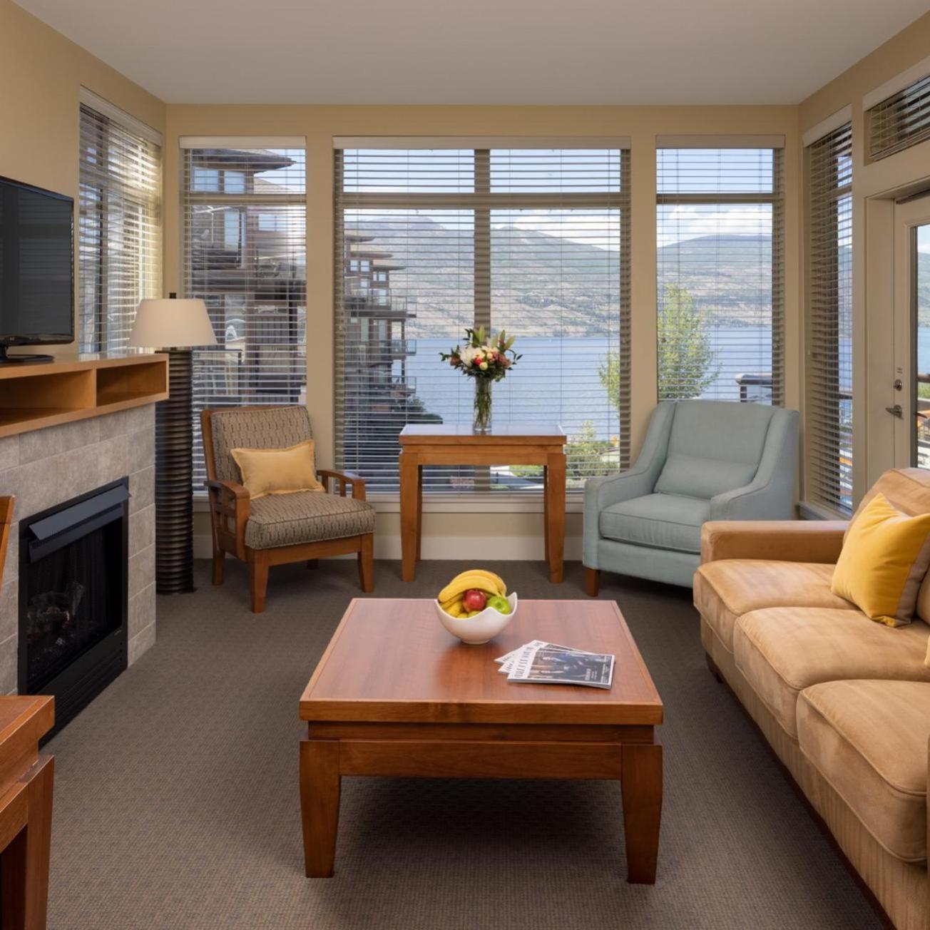 The Cove Lakeside Resort West Kelowna Esterno foto